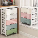 armoire murale colorée